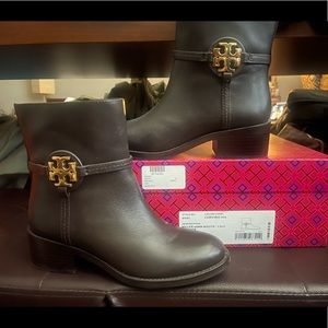 Tory Burch Corvino 913, Miller 45mm Bootie - Calf Leather 6.5